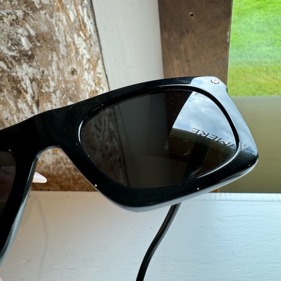 Burberry Sunglasses BE4318 - Picture 9 of 16